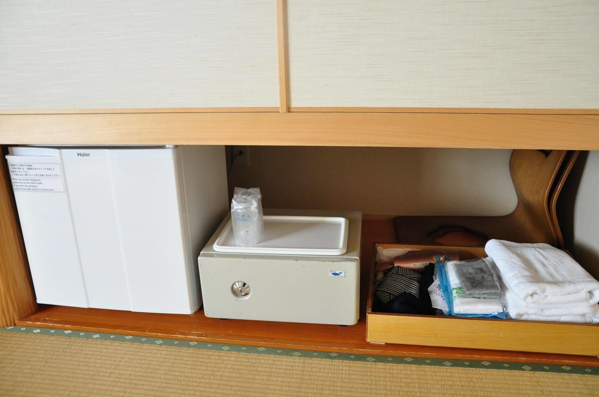 Obokekyo Mannaka Hotell Miyoshi  Exteriör bild
