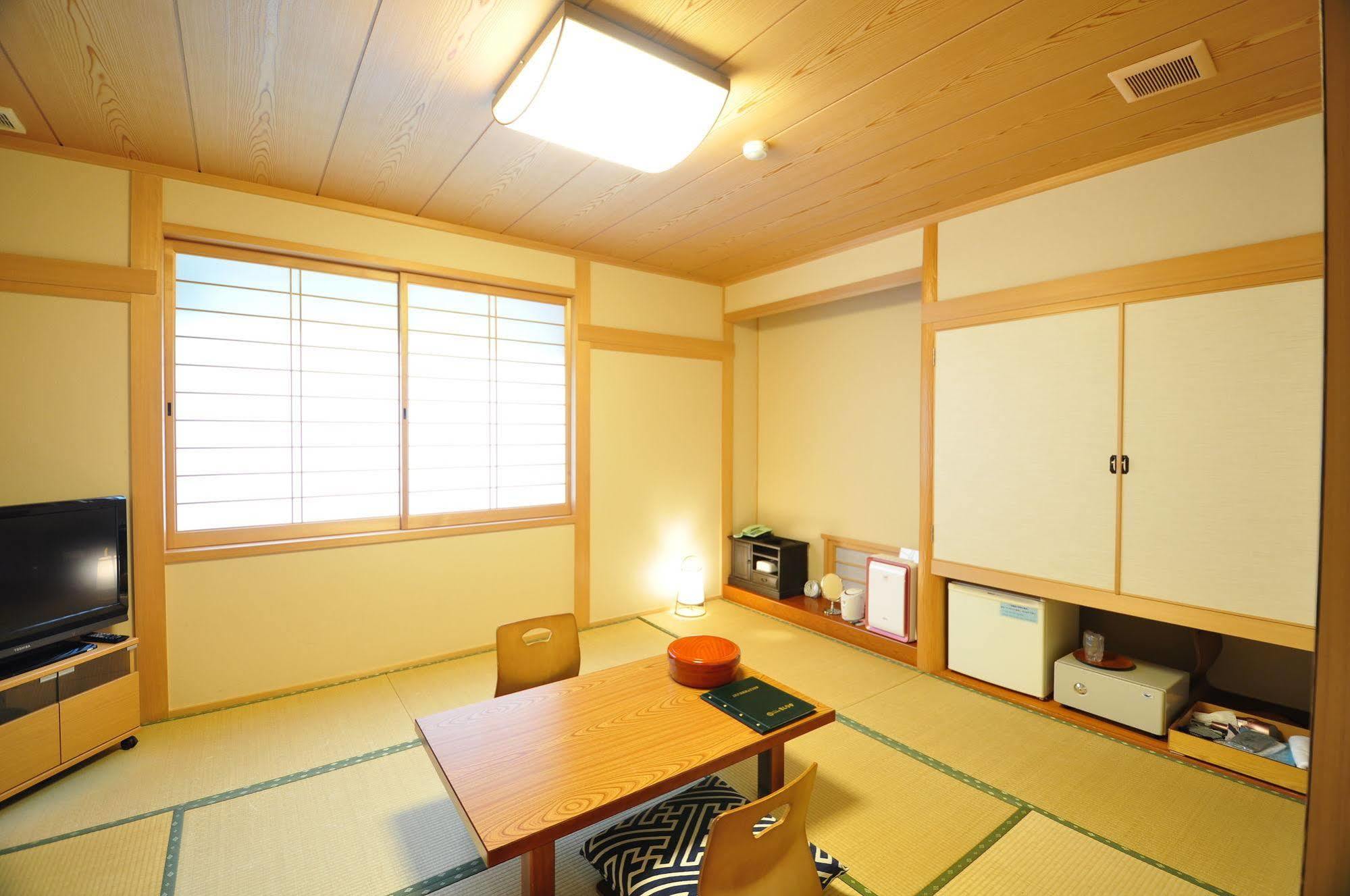 Obokekyo Mannaka Hotell Miyoshi  Exteriör bild