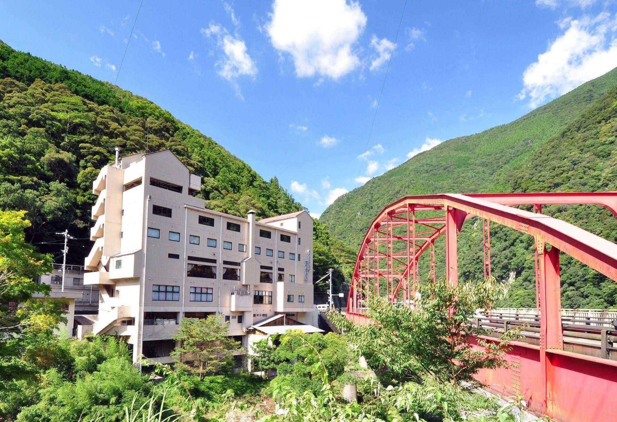 Obokekyo Mannaka Hotell Miyoshi  Exteriör bild