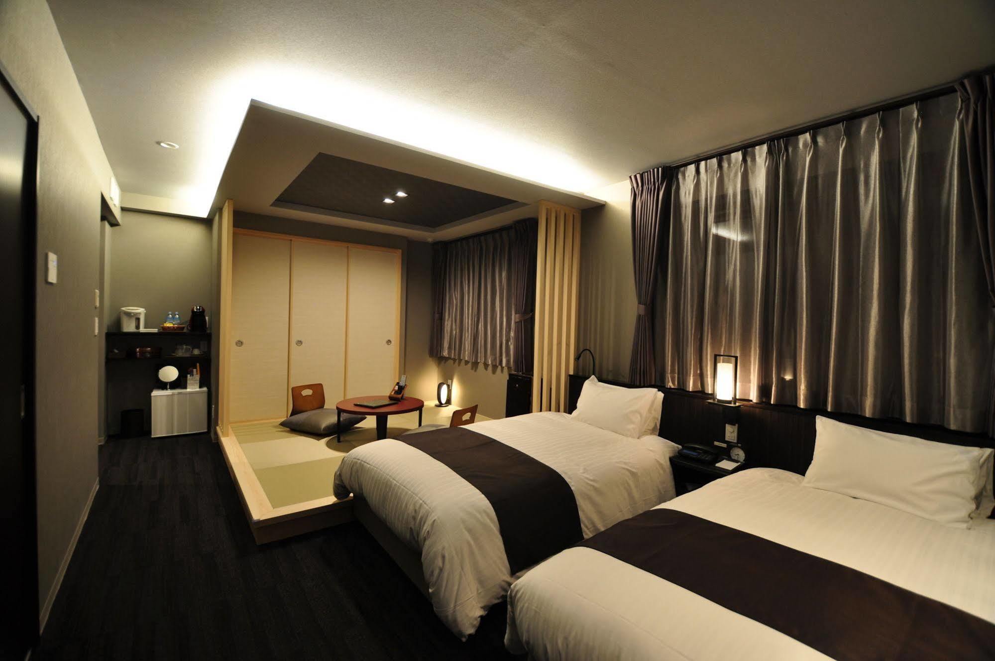 Obokekyo Mannaka Hotell Miyoshi  Exteriör bild